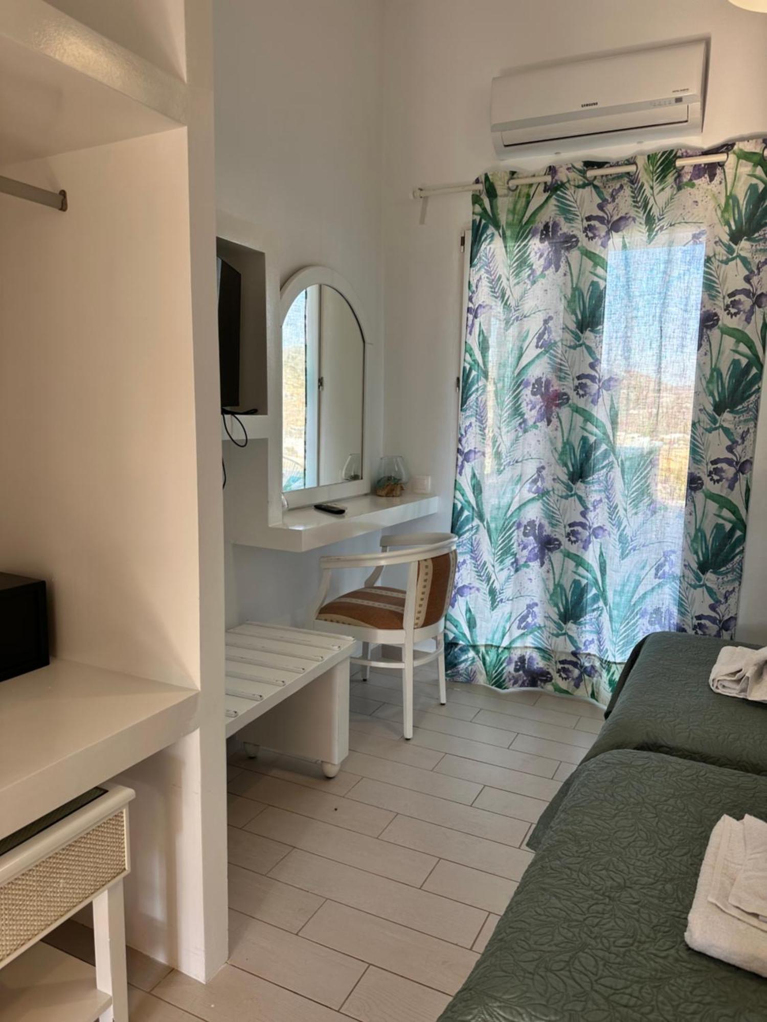 Ene'S Mykonos Apartment Klouvas Exterior photo