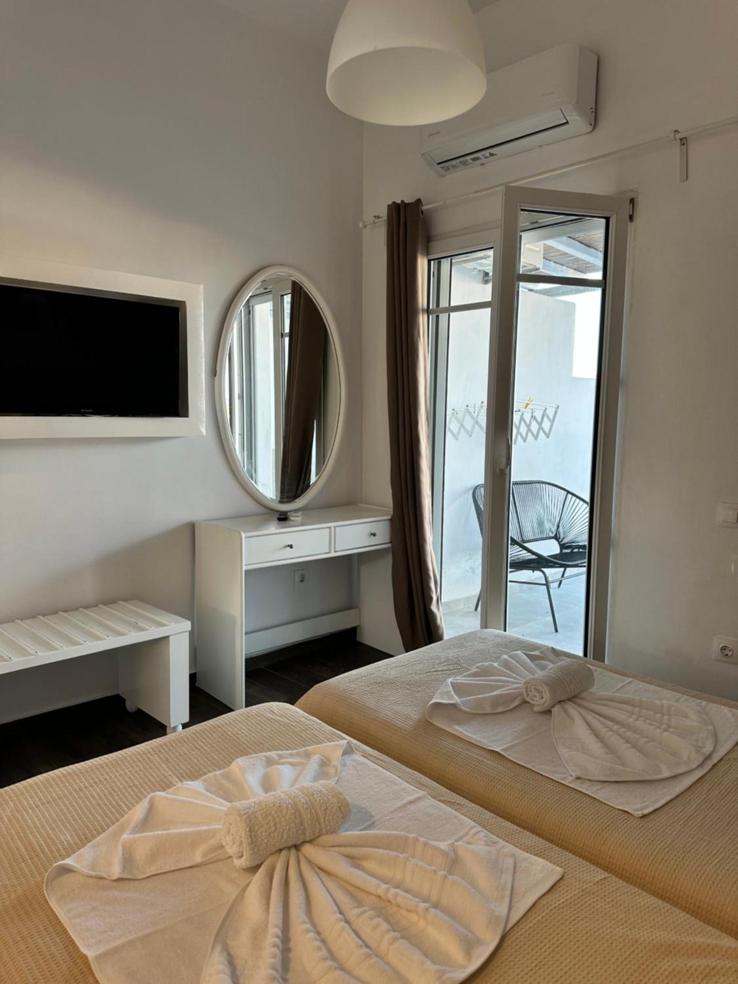 Ene'S Mykonos Apartment Klouvas Exterior photo